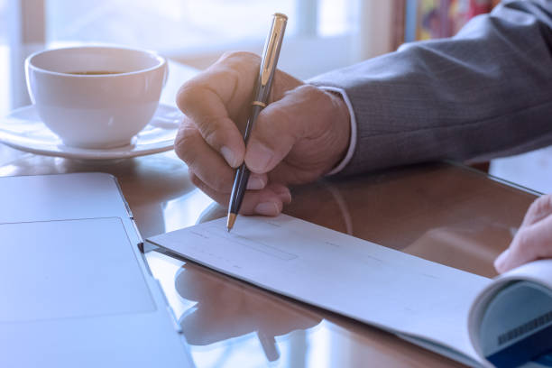 How A Helps With Cheque Bounce Lawyer for Ghaziabad Court Matters
